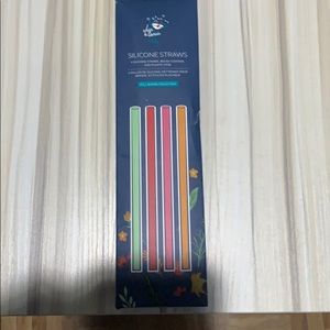 NWT chic & tonic Silicone Straws